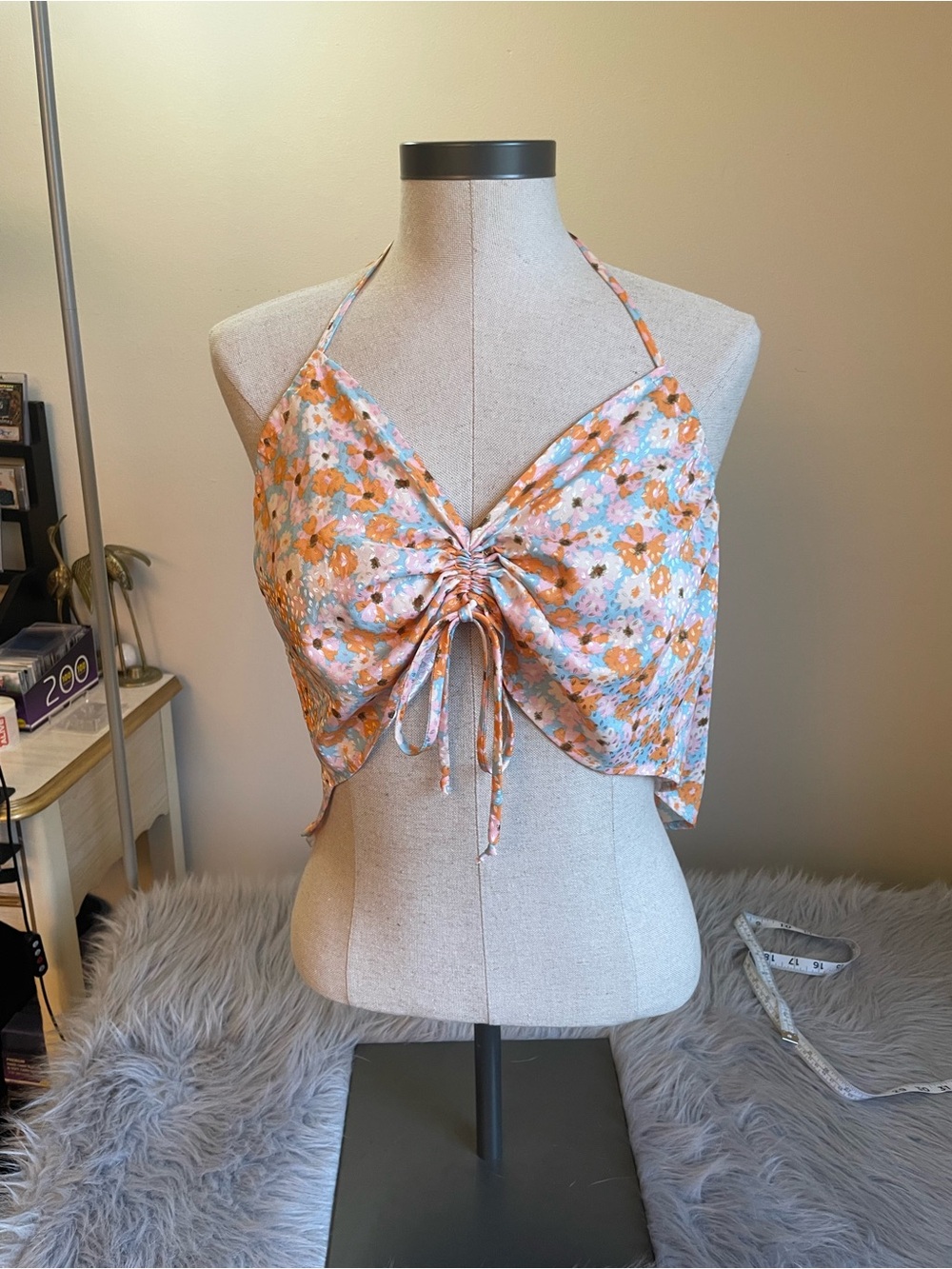 🥳NWOT Le Lis Floral Halter Tie-Front Crop Top in Peach